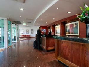 Лобі або стійка реєстрації в Macdonald Portal Hotel, Golf & Spa Cobblers Cross, Cheshire