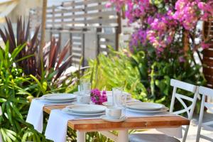 Um jardim em Hotel Kalloni