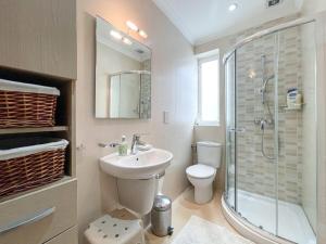 Koupelna v ubytování Sliema Apt - Leisure & Live + 20 fotografií