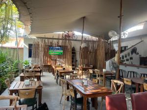 Εστιατόριο ή άλλο μέρος για φαγητό στο 27 Cafe Zanzibar Airport Hotel