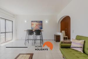 Χώρος καθιστικού στο #295 Beco do Sol 29A by Home Holidays