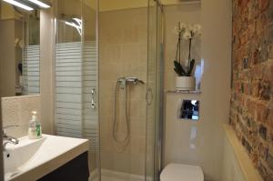 Kúpeľňa v ubytovaní BE WELL 3-Rooms Apartment with Parking and Garden