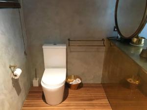 Et badeværelse på Surfers' Loft Tamarama - direct access to the beach