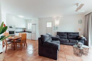 Gallery image of Villas Amarillas in Cala Santandria