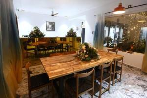 Fotografie z fotogalerie ubytování Poorna Farmhouse5BHKPoolJacuzziACLuxurious v destinaci Kundakal