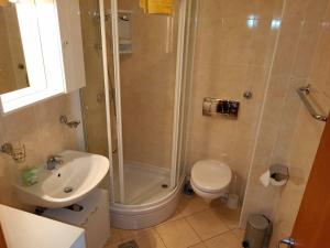 O baie la Apartment Algor 2 steps from the sea +16 fotografii