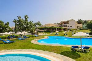 Bazén v ubytování Century Resort nebo v jeho okolí