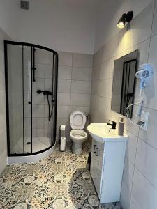Bilik mandi di Rynek Loft & Light
