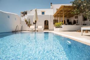 The swimming pool at or close to CasaCarma I, privater Pool, Boho-Design, Tradition