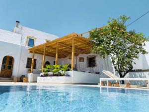 The swimming pool at or close to CasaCarma I, privater Pool, Boho-Design, Tradition