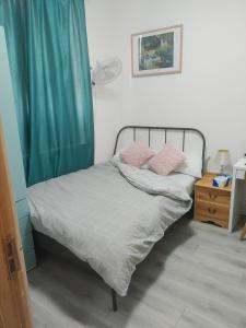 Postel nebo postele na pokoji v ubytování Bet El Cozy & Comfy Room 2