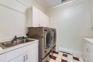 Fotografie z fotogalerie ubytování 18 Mi to Boston - Stylish Unit in Upscale Enclave! v destinaci Weston