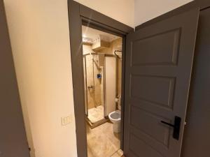 A bathroom at Blue Istanbul Hotel Taksim