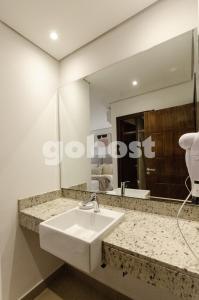 Koupelna v ubytování Comfortable 2 Bed Apt In Molas Lopez