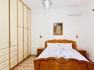 Afbeelding uit fotogalerij van Meadow Of Stars house in Përmet