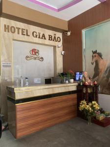 Ο χώρος του λόμπι ή της ρεσεψιόν στο Gia Bao Hotel