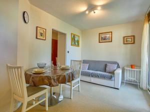 Χώρος καθιστικού στο T2 lumineux avec balcon à Barbotan, parking et Wifi gratuit - FR-1-841-12 +9 φωτογραφίες