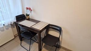 Telewizja i/lub zestaw kina domowego w obiekcie Apartament Rynek 40m2 Wrocław Stare Miasto