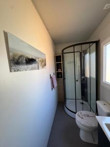 Bilik mandi di Mobile Home Carla