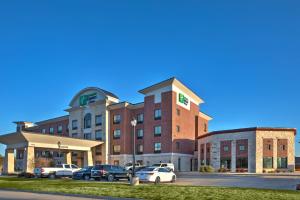 a rendering of a hotel with cars parked in a parking lot at Holiday Inn Express Hotel and Suites Duncan by IHG in Duncan