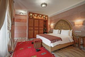 Posteľ alebo postele v izbe v ubytovaní Algilà Fes Riad Medina Charme Hotel