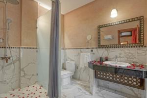 Kúpeľňa v ubytovaní Algilà Fes Riad Medina Charme Hotel