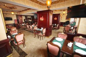TV a/nebo společenská místnost v ubytování Balin Hotel - Special Category