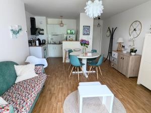 Photo de la galerie de l'établissement T2 en rez-de-jardin proche Vannes - Parking - Calme, à Ploeren