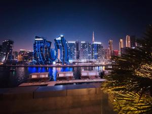 Γενική άποψη της πόλης Ντουμπάι ή θέα της πόλης από  αυτό το διαμέρισμα