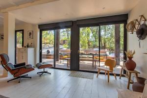 Χώρος καθιστικού στο Villa Les Pins Agalis with swimming pool