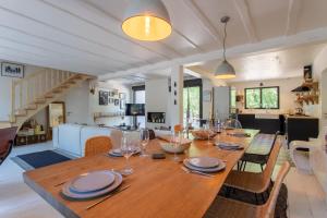 Χώρος καθιστικού στο Villa Les Pins Agalis with swimming pool
