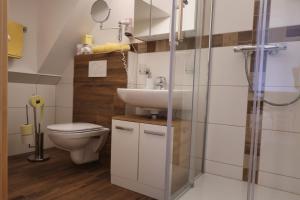 Koupelna v ubytování Hotel Gasthof zur Linde