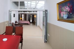 A seating area at New Andalusian House 33 Free Private Parking
