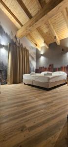 Postel nebo postele na pokoji v ubytování Crimea Wine Hotel