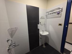 Photo de la galerie de l'établissement HosteLife Brookfield By De Royale Hotels, à Bangalore 35 autres photos