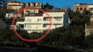 Budynek, w którym mieści się apartament