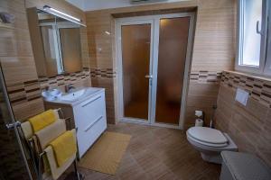 Łazienka w obiekcie Apartment in Banjol - Insel Rab 26609