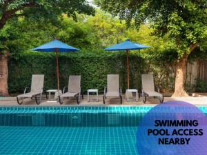 Πισίνα στο ή κοντά στο Bell Lifestyle Hostel Phuket