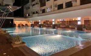 Kolam renang di atau dekat dengan MY Modest Condo with Balcony - BE Residences near IT Park Cebu
