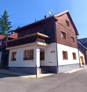 Budova, v ktorej sa apartmán nachádza