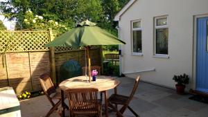 Gallery image of Robin Hill Cottage in Amesbury