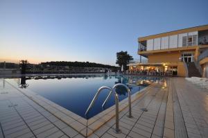 Bazén v ubytování Horizont Resort nebo v jeho okolí