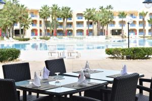 Bazén v ubytování Verdi Tunis Beach Resort nebo v jeho okolí