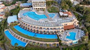 Bazén v ubytování Leptos Panorama Hotel nebo v jeho okolí