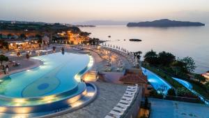 Bazén v ubytování Leptos Panorama Hotel nebo v jeho okolí
