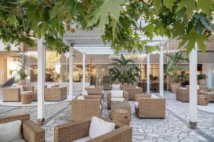 Posezení v ubytování Leptos Panorama Hotel