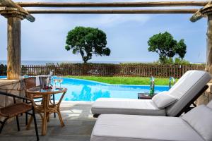Bazén v ubytování Leptos Panorama Hotel nebo v jeho okolí