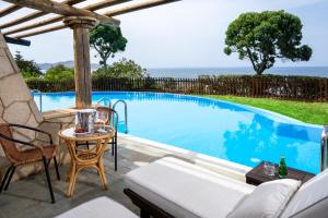 Bazén v ubytování Leptos Panorama Hotel nebo v jeho okolí