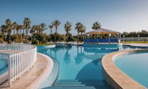 Bazén v ubytování Verdi Tunis Beach Resort nebo v jeho okolí