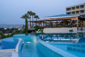 Bazén v ubytování Leptos Panorama Hotel nebo v jeho okolí